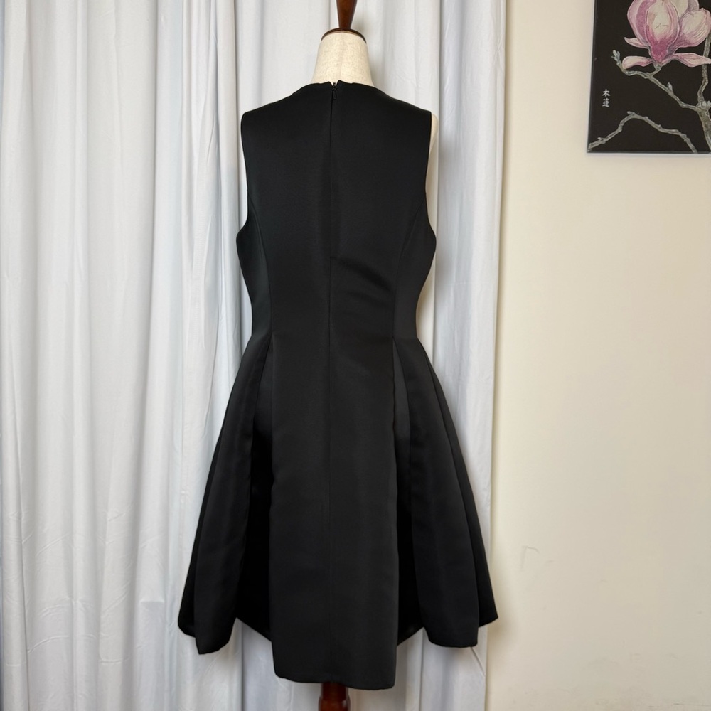 Halston Heritage Black Pleated Fit & Flare Cocktail Dress NWT Size 12 - Picture 4 of 13